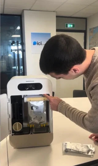 À Rouen, ils inventent un distributeur de pâtée à reconnaissance faciale